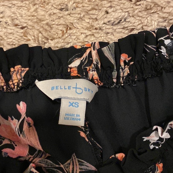 Off the shoulder - Picture 3 of 3